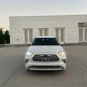 Toyota Highlander 2021