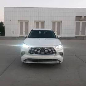 Toyota Highlander 2021