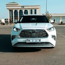 Toyota Highlander 2022