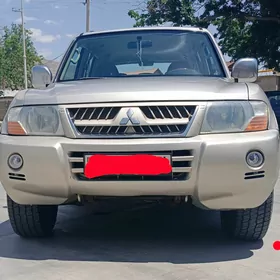 Mitsubishi Pajero 2005