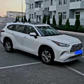 Toyota Highlander 2020