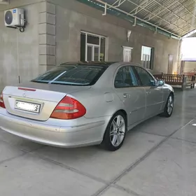 Mercedes-Benz E350 2005