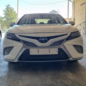 Toyota Camry 2020