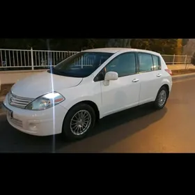 Nissan Versa 2011