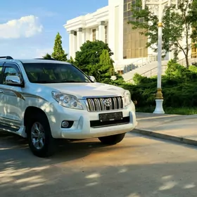 Toyota Land Cruiser Prado 2013