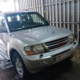 Mitsubishi Pajero 2002