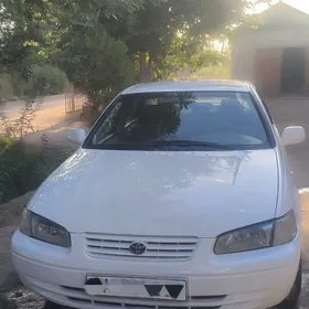 Toyota Camry 2000