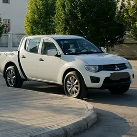 Toyota Hilux 2012