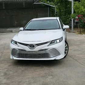 Toyota Camry 2018