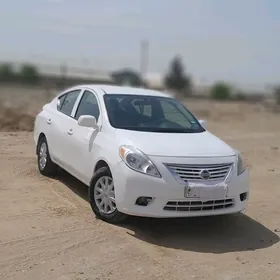 Nissan Versa 2012