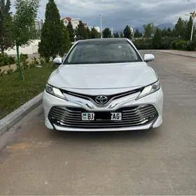 Toyota Camry 2019