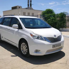 Toyota Sienna 2016