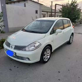 Nissan Tiida 2006