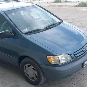 Toyota Sienna 2002