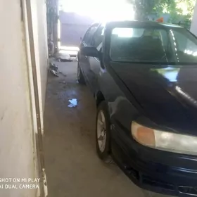 Nissan Cefiro 1996