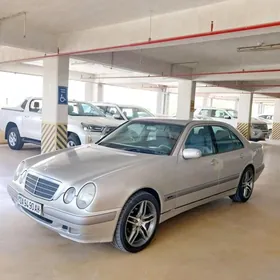 Mercedes-Benz E320 1999