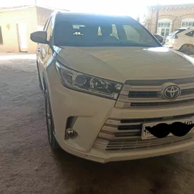 Toyota Highlander 2019