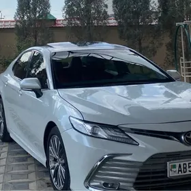 Toyota Camry 2020