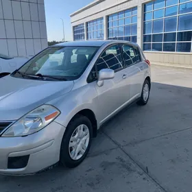 Nissan Versa 2011