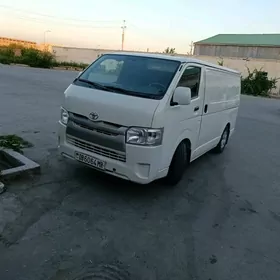 Toyota Hiace 2016