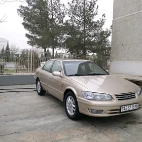 Toyota Camry 2001