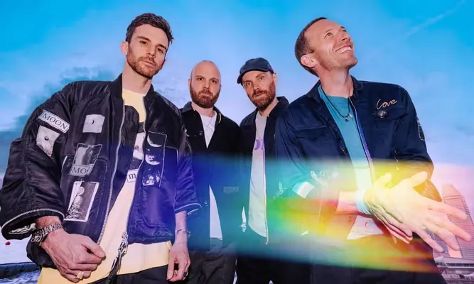 Coldplay toparynyň täze albomy gaýtadan işlenen plastikden ýasalan plastinkalarda çykar