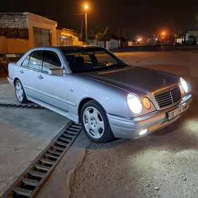 Mercedes-Benz E320 1998