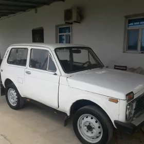 Lada Niva 1982