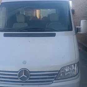 Mercedes-Benz Sprinter 2500 2003