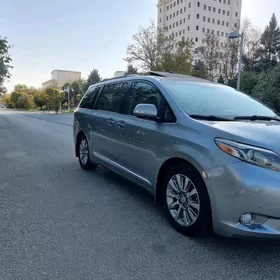 Toyota Sienna 2016