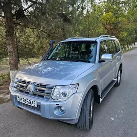 Mitsubishi Pajero 2008