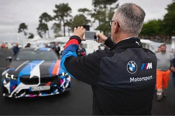BMW M5 нового поколения показали вживую. Модель дебютирует 26 июня