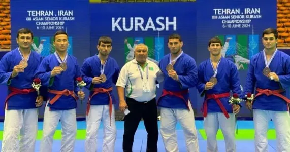 Туркменские курашисты завоевали 11 медалей на чемпионате Азии в Иране