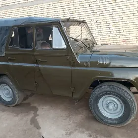 UAZ 469 2001