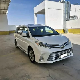 Toyota Sienna 2016