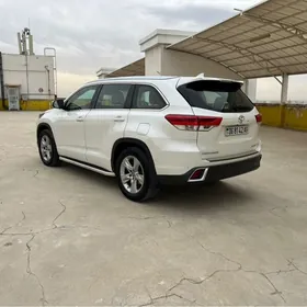 Toyota Highlander 2017