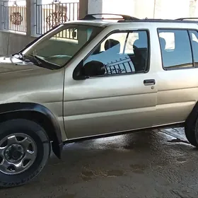 Nissan Pathfinder 1996