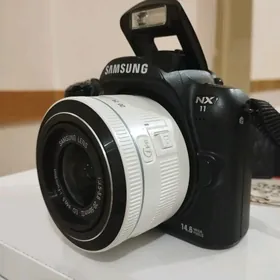 SAMSUNG NX11