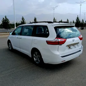 Toyota Sienna 2015