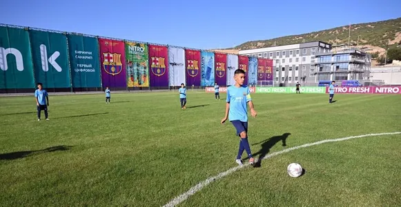 “Barselona” Hindistandaky ähli futbol akademiýalaryny ýapdy