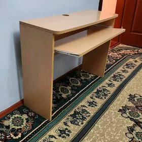 stol komputer uchin