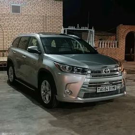 Toyota Highlander 2019