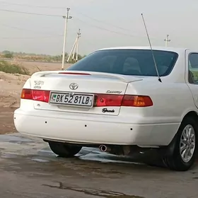 Toyota Camry 2001