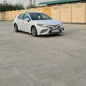 Toyota Camry 2021