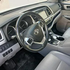 Toyota Highlander 2017