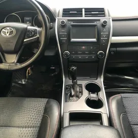 Toyota Camry 2015