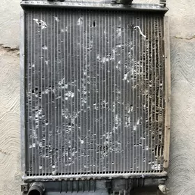 E34 radiator