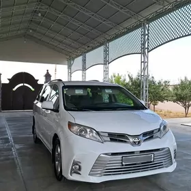 Toyota Sienna 2017