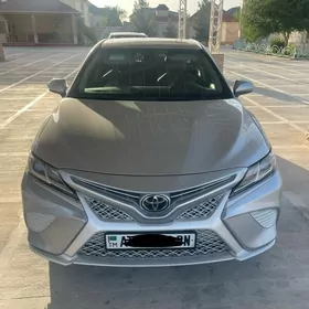 Toyota Camry 2018