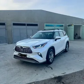 Toyota Highlander 2021